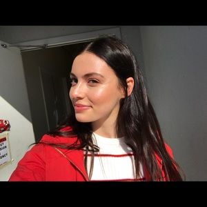 Meet your Posher, Sera